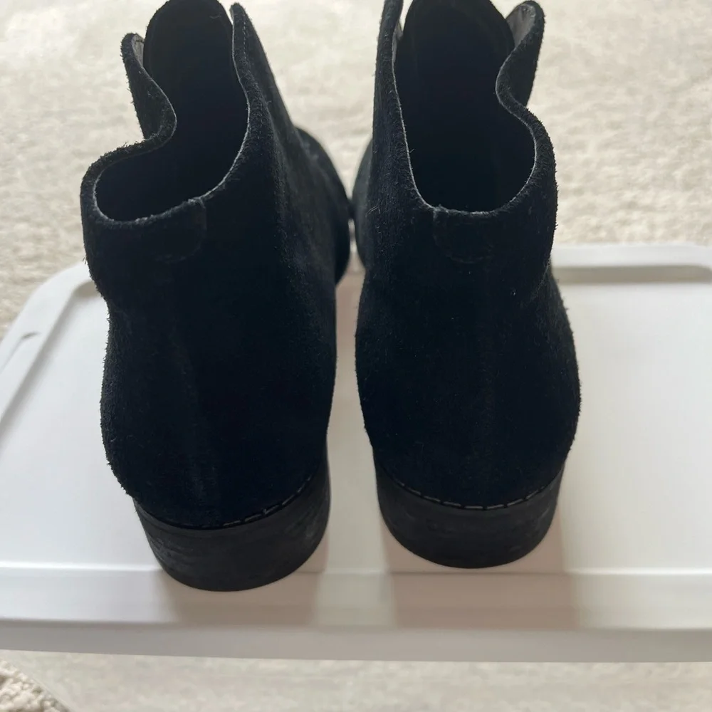 Blondo Black Ankle Boots Suede Slip-On - Picture 2 of 5